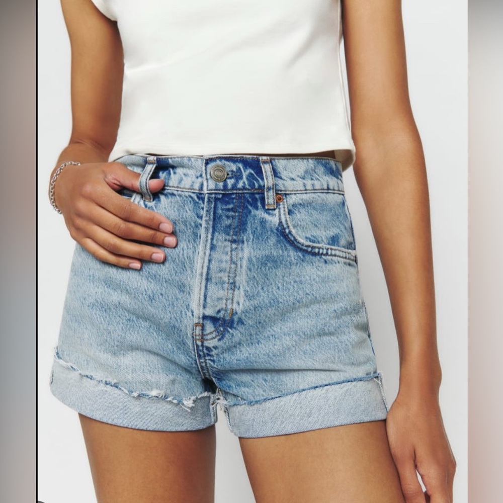 NWT Reformation Charlene High Rise Cuffed Jean Shorts - Color Sloane, Size 25